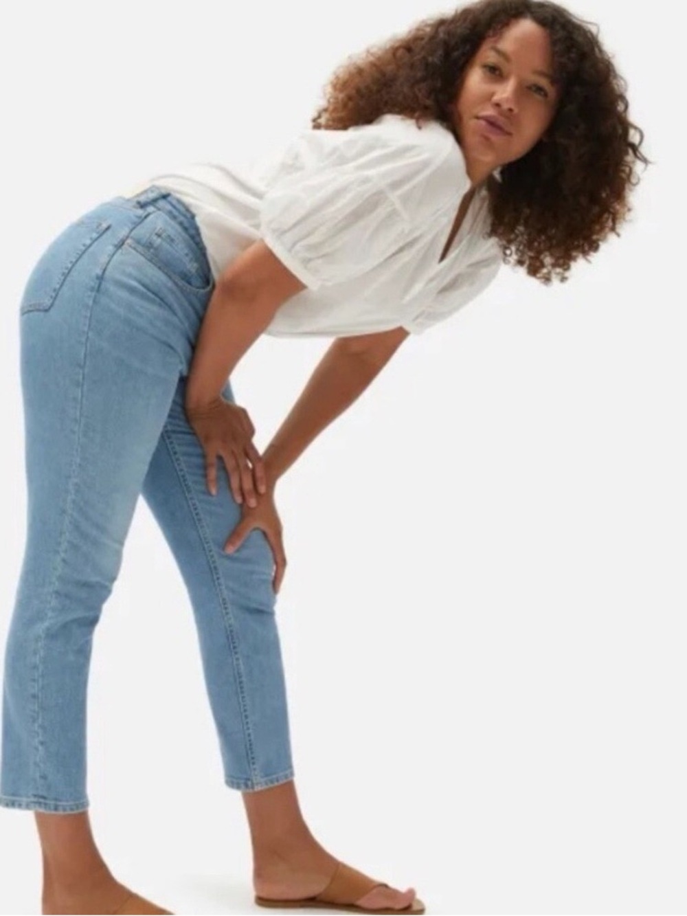 Everlane Curvy Cheeky Straight Jean in Sky Blue Wash (30 Ankle)